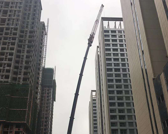 石家庄高空楼房拆装塔机作业